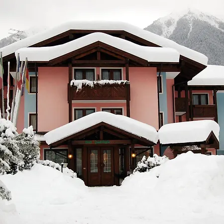 Quadrifoglio Hotel 4*